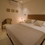 Spectacular 3Br - Private Jacuzzi - Downtown Gem