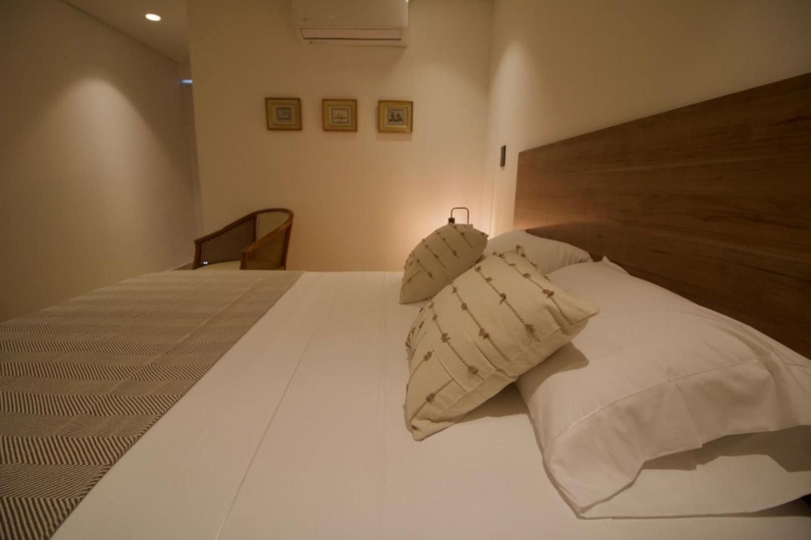 Spectacular 3br - Private Jacuzzi - Downtown Gem