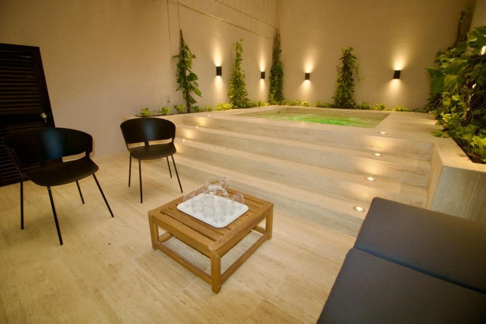 Spectacular 3br - Private Jacuzzi - Downtown Gem *
