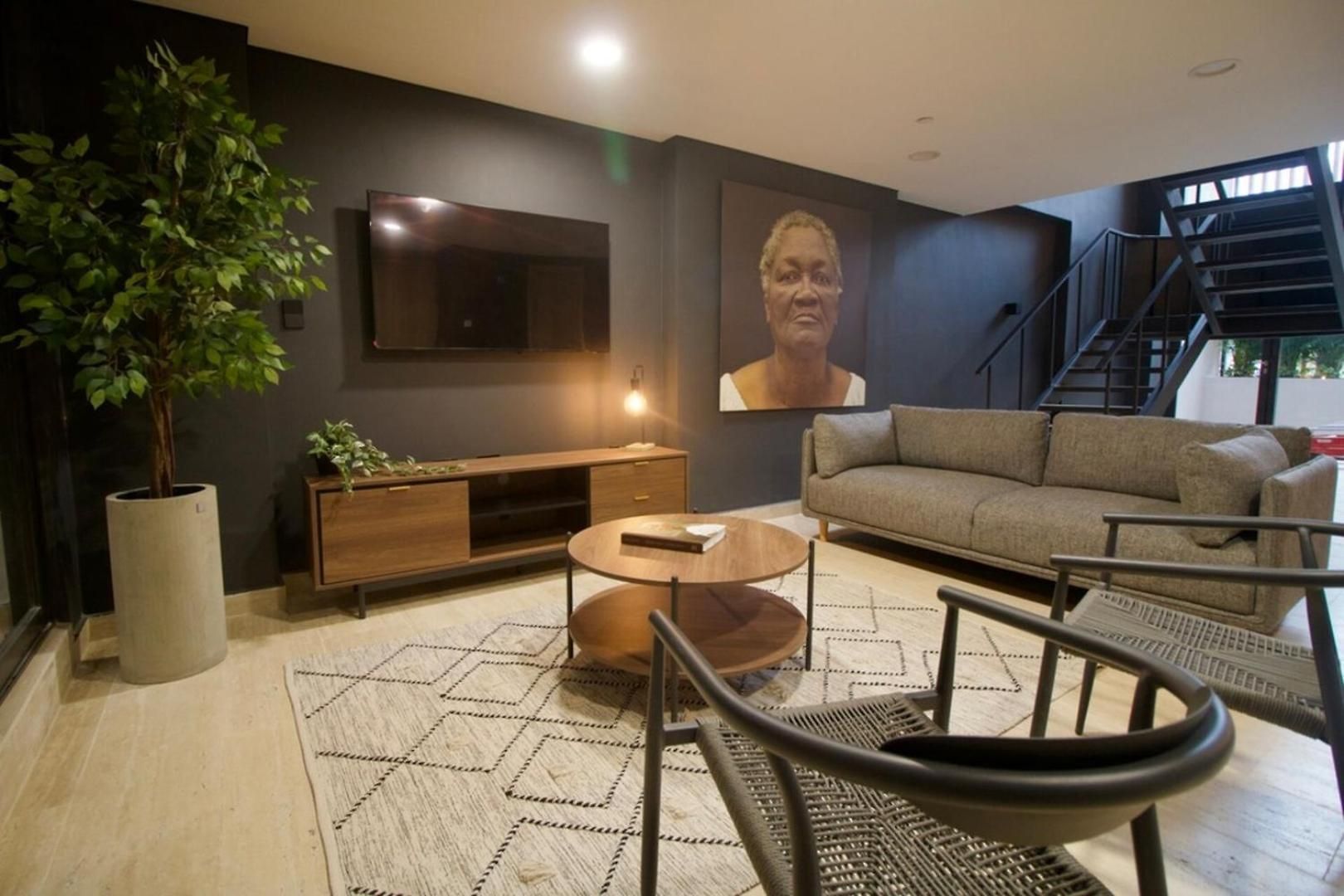 Spectacular 3br - Private Jacuzzi - Downtown Gem *