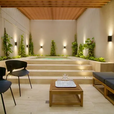 Spectacular 3br - Private Jacuzzi - Downtown Gem