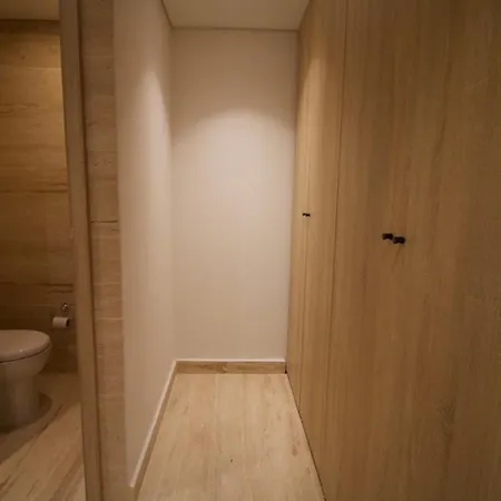 Spectacular 3br - Private Jacuzzi - Downtown Gem *