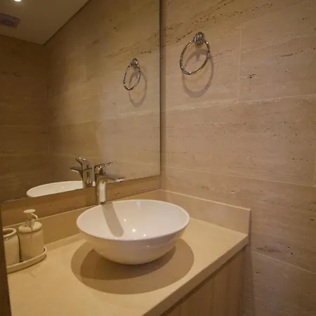 Spectacular 3br - Private Jacuzzi - Downtown Gem Apartamento *