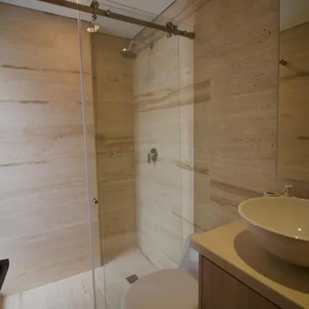 Spectacular 3br - Private Jacuzzi - Downtown Gem *