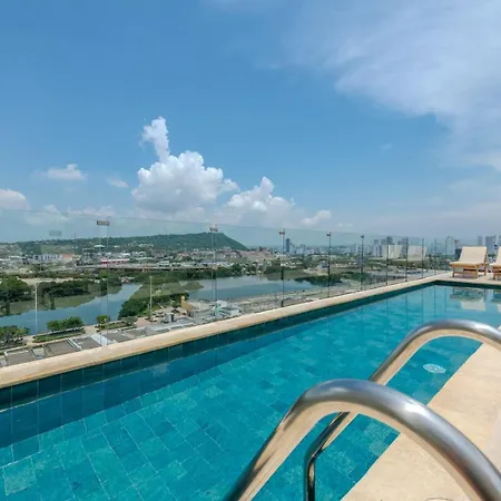 Spectacular 3br - Private Jacuzzi - Downtown Gem