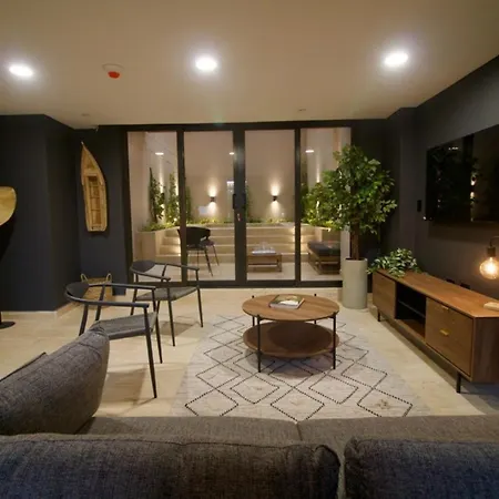 Spectacular 3br - Private Jacuzzi - Downtown Gem Apartamento